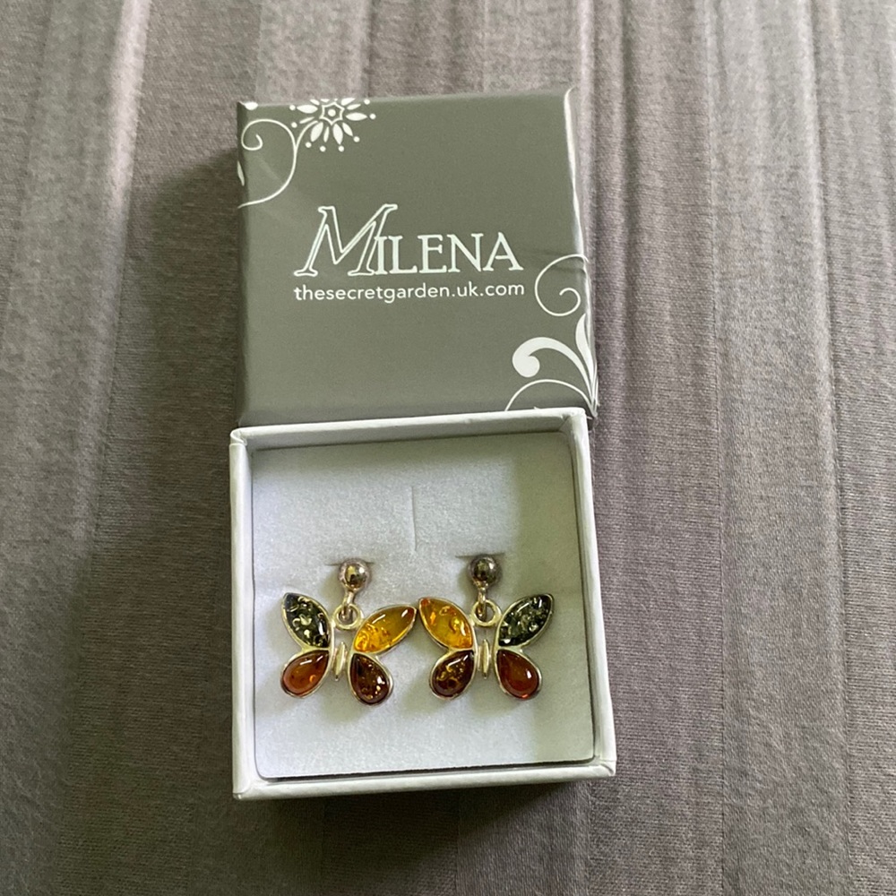 Butterfly pierced earrings